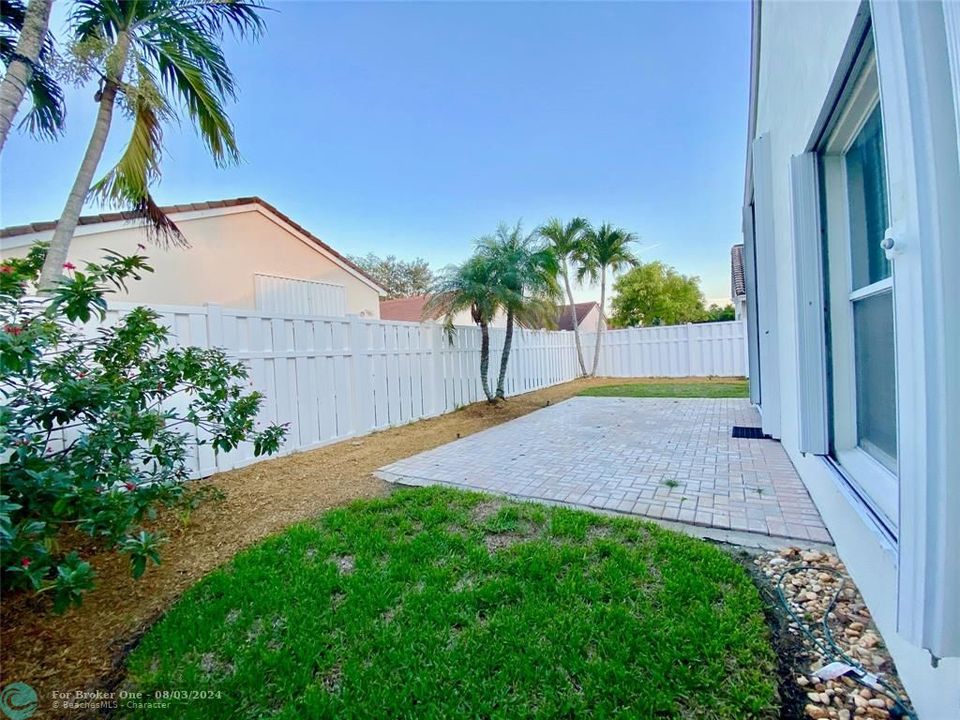 For Sale: $755,000 (3 beds, 2 baths, 1852 Square Feet)