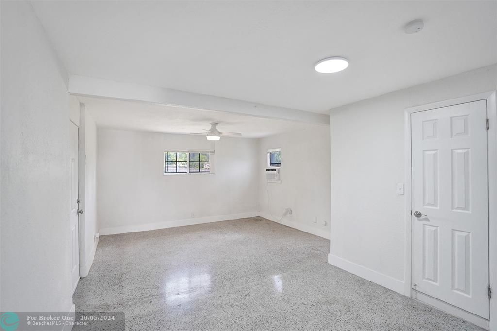 Vendido Recientemente: $375,000 (3 camas, 2 baños, 1210 Pies cuadrados)