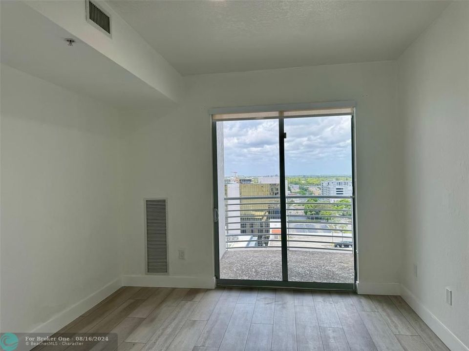 For Rent: $2,900 (2 beds, 2 baths, 1036 Square Feet)