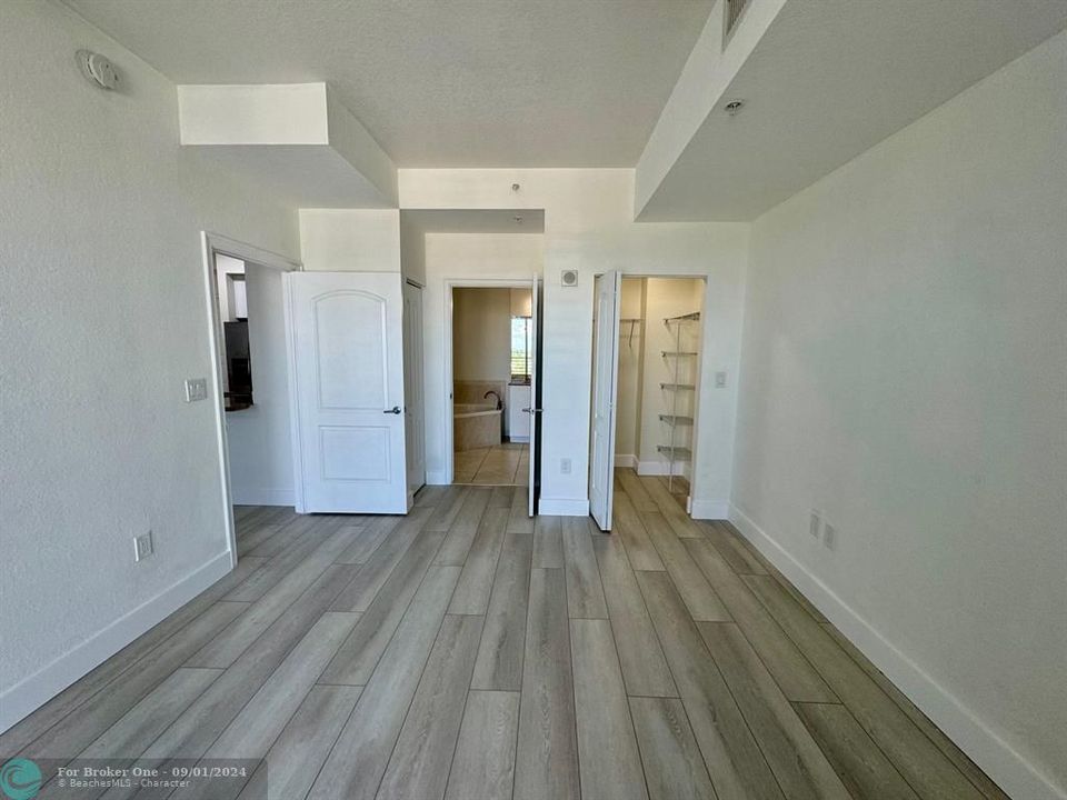 For Rent: $2,900 (2 beds, 2 baths, 1036 Square Feet)