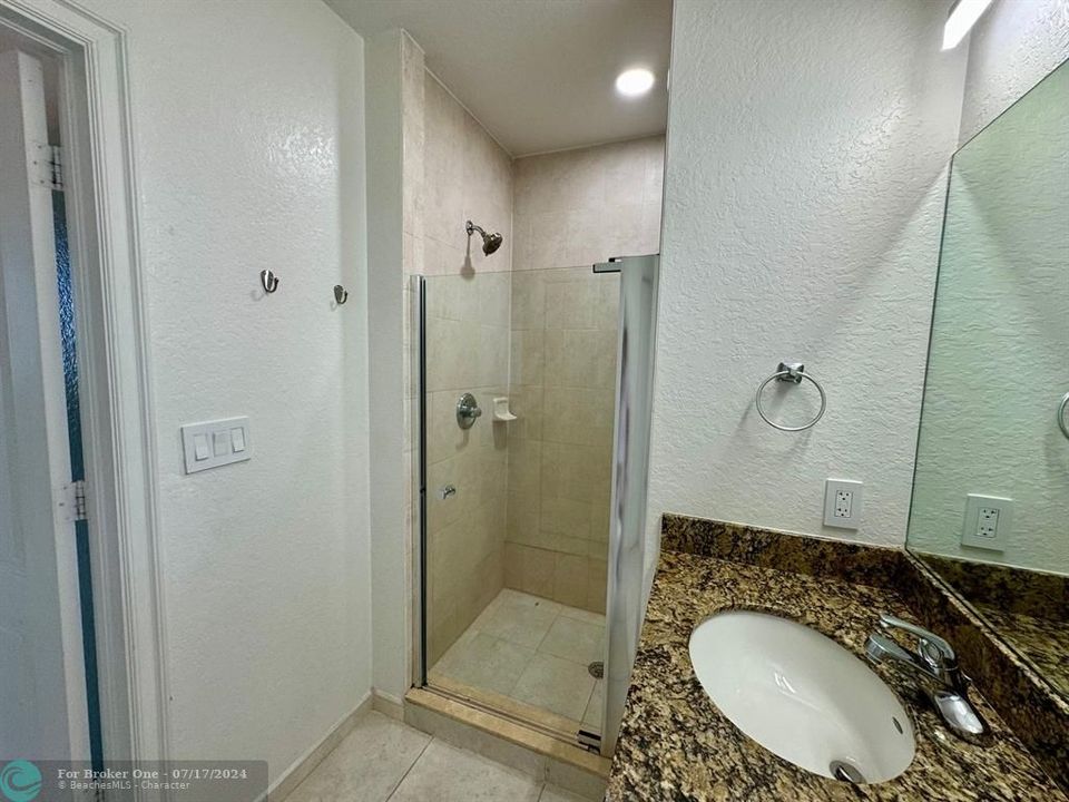For Rent: $2,900 (2 beds, 2 baths, 1036 Square Feet)
