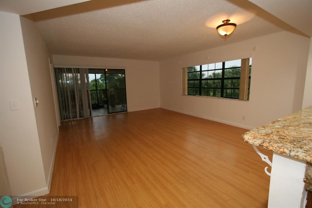 For Rent: $2,300 (2 beds, 2 baths, 1230 Square Feet)