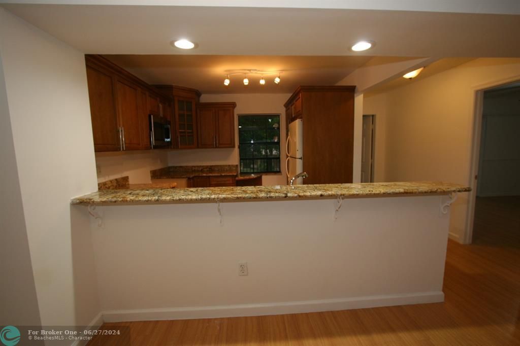 For Rent: $2,300 (2 beds, 2 baths, 1230 Square Feet)