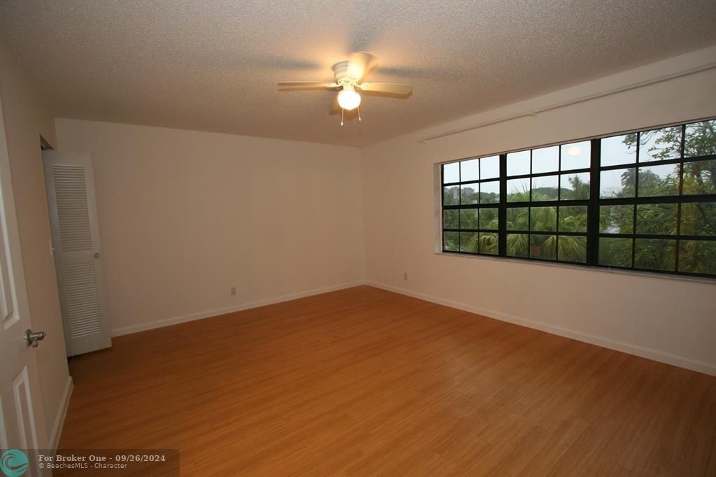 For Rent: $2,300 (2 beds, 2 baths, 1230 Square Feet)