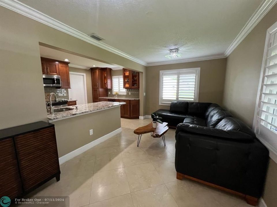 For Sale: $465,000 (2 beds, 2 baths, 1574 Square Feet)
