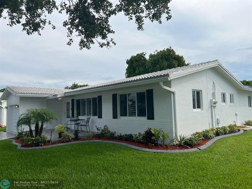 Recently Sold: $465,000 (2 beds, 2 baths, 1574 Square Feet)