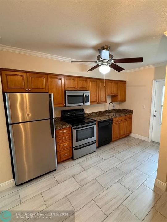 For Rent: $1,640 (1 beds, 1 baths, 568 Square Feet)