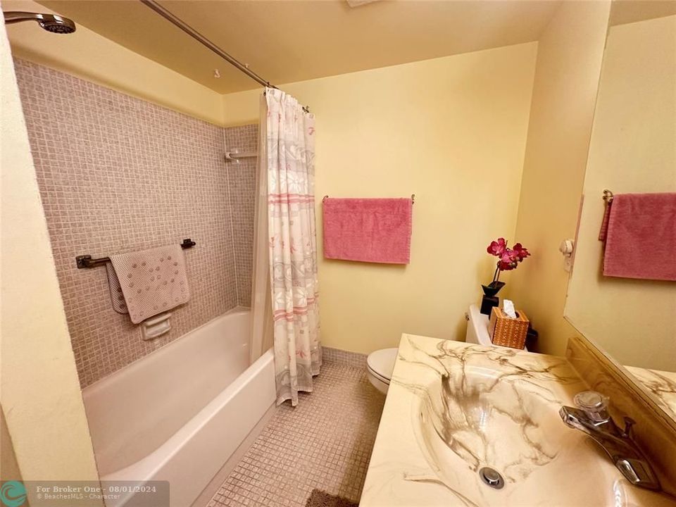 En Venta: $154,900 (1 camas, 2 baños, 719 Pies cuadrados)