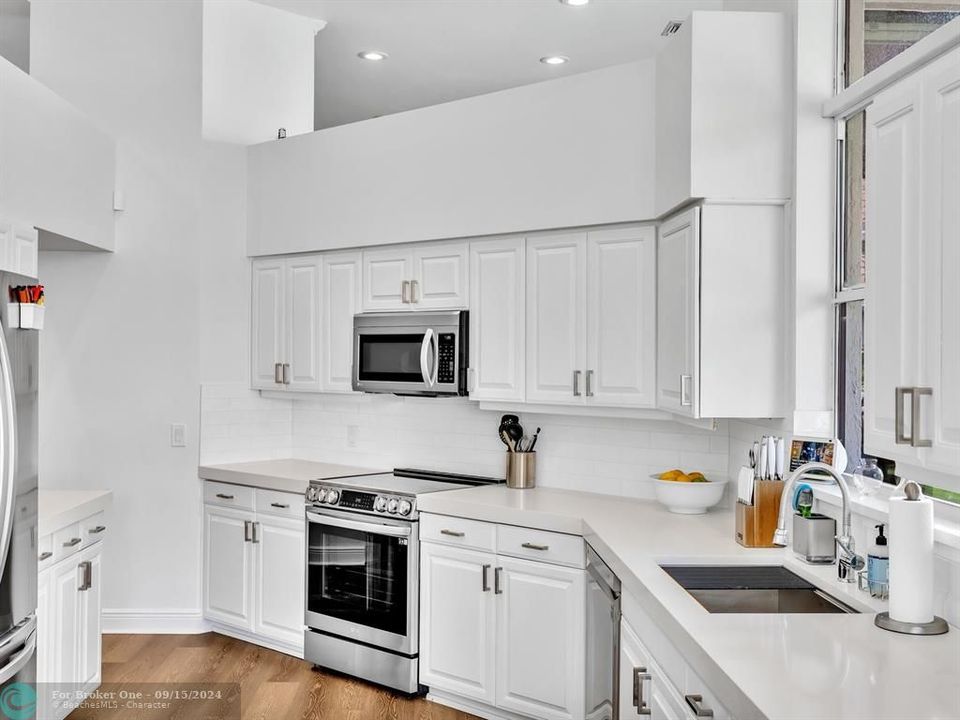 Active With Contract: $845,000 (3 beds, 2 baths, 2102 Square Feet)