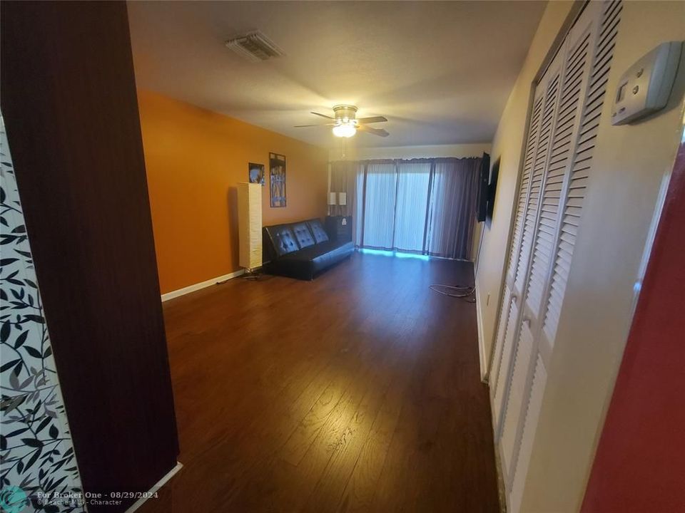 Active With Contract: $130,000 (1 beds, 1 baths, 760 Square Feet)