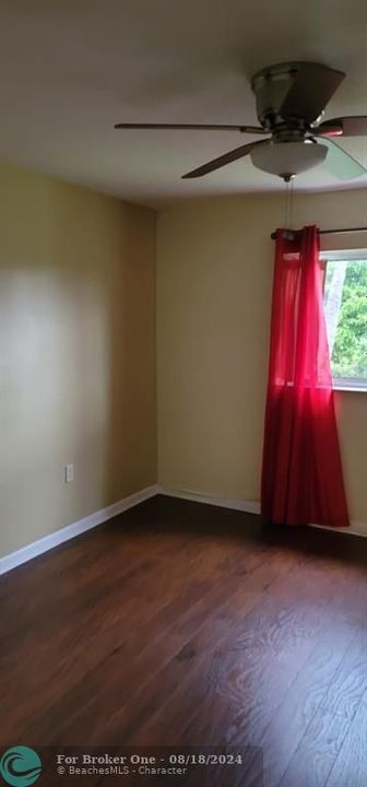 Active With Contract: $130,000 (1 beds, 1 baths, 760 Square Feet)