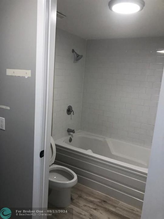 For Rent: $2,900 (1 beds, 1 baths, 795 Square Feet)