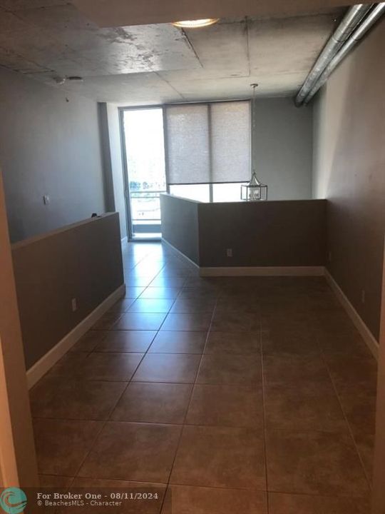 For Rent: $2,900 (1 beds, 1 baths, 795 Square Feet)