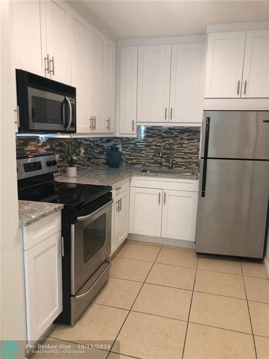 For Rent: $1,800 (1 beds, 1 baths, 685 Square Feet)