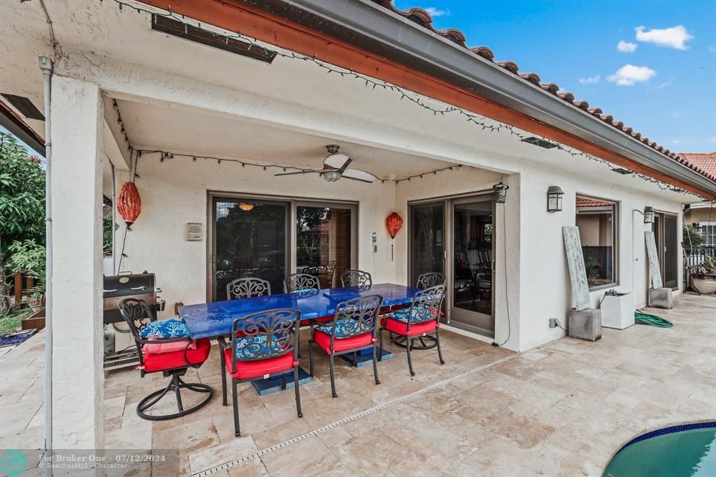 For Sale: $964,000 (5 beds, 3 baths, 3111 Square Feet)