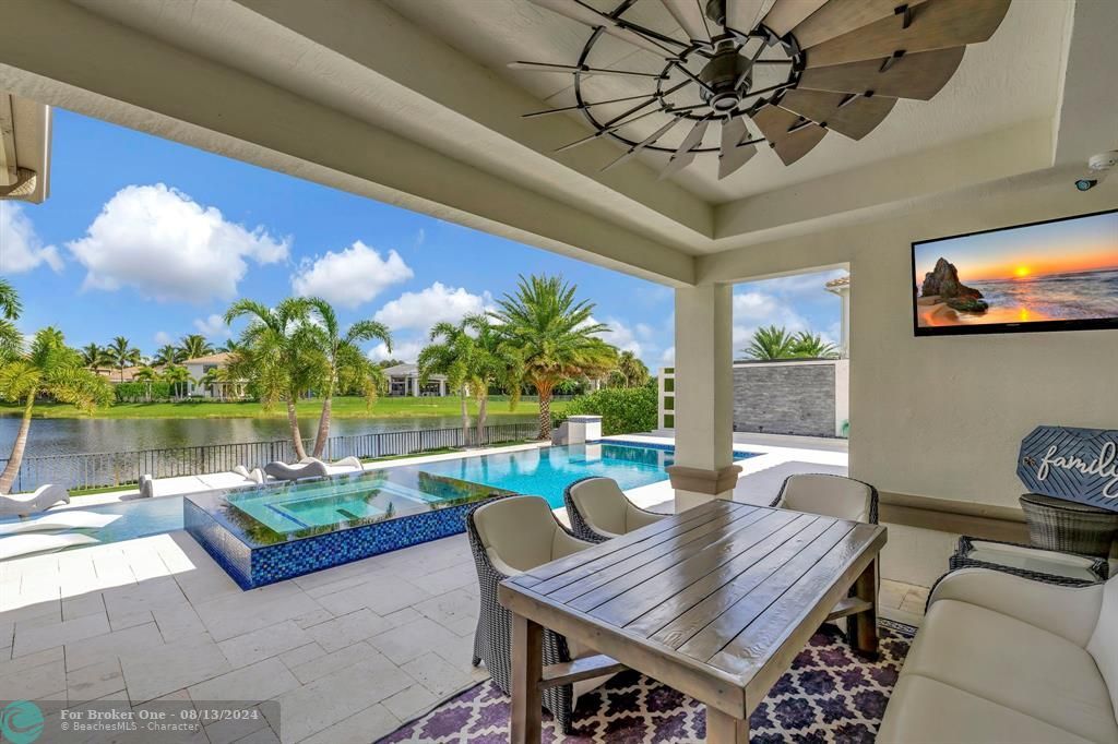 For Sale: $3,636,000 (5 beds, 5 baths, 5325 Square Feet)