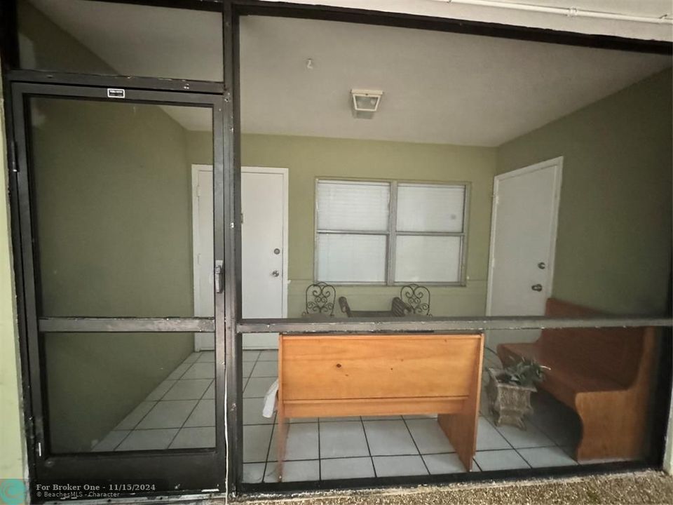 For Rent: $1,725 (1 beds, 1 baths, 597 Square Feet)