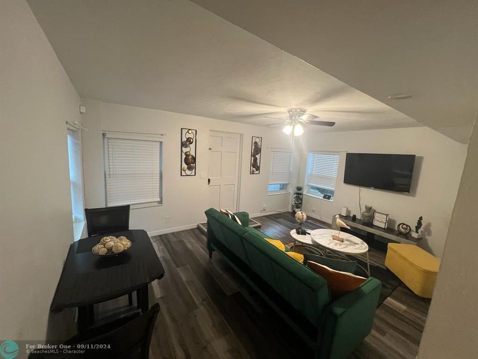 For Sale: $600,000 (5 beds, 2 baths, 1782 Square Feet)