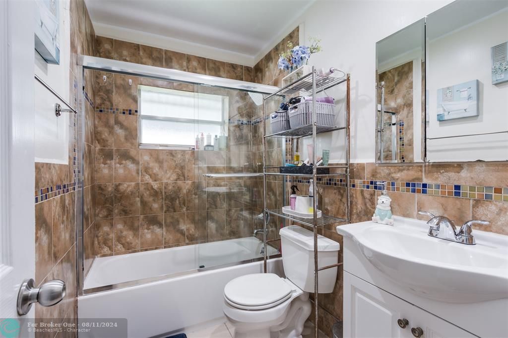 For Sale: $428,000 (3 beds, 1 baths, 1312 Square Feet)