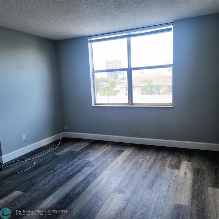 For Rent: $1,900 (2 beds, 2 baths, 970 Square Feet)