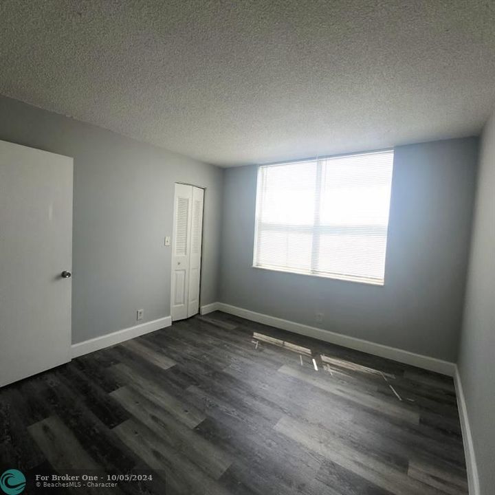 For Rent: $1,900 (2 beds, 2 baths, 970 Square Feet)