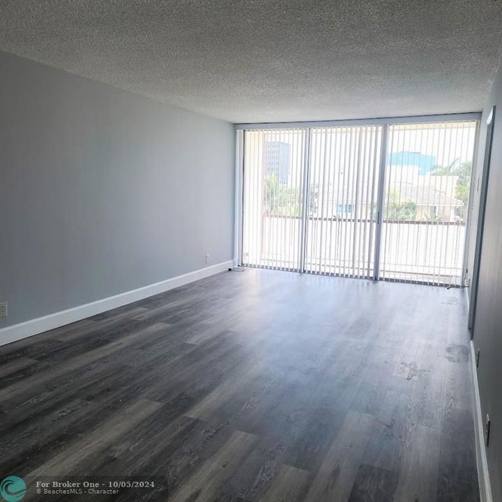 For Rent: $1,900 (2 beds, 2 baths, 970 Square Feet)