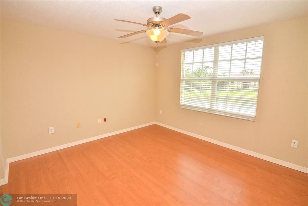 Active With Contract: $2,200 (2 beds, 2 baths, 1149 Square Feet)