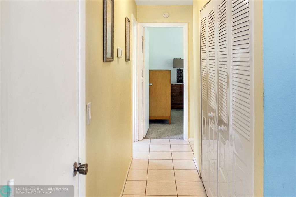 For Sale: $315,000 (2 beds, 2 baths, 1308 Square Feet)