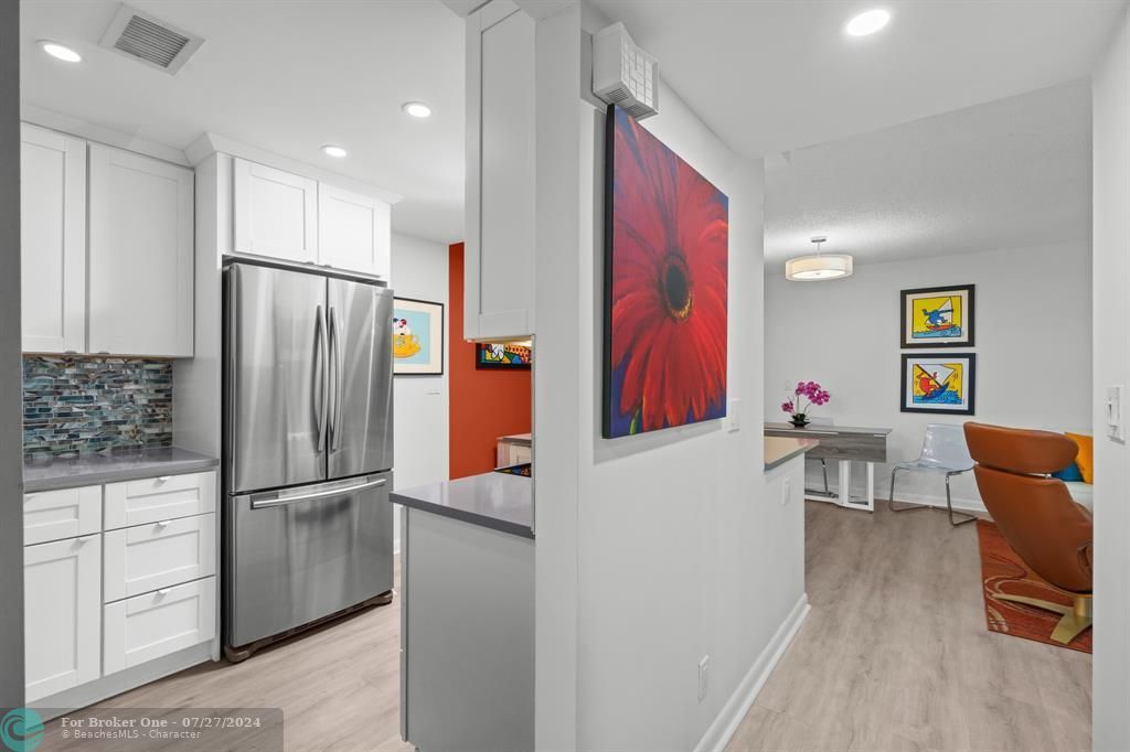 For Sale: $399,000 (2 beds, 2 baths, 1180 Square Feet)