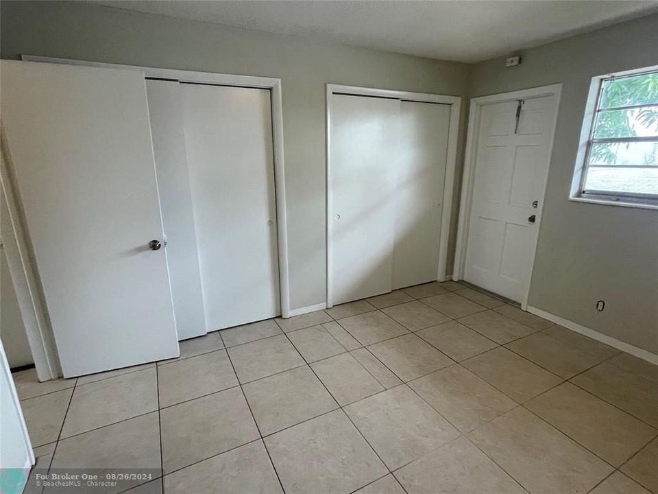 Recently Rented: $1,600 (1 beds, 1 baths, 570 Square Feet)