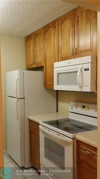 For Rent: $1,850 (2 beds, 2 baths, 768 Square Feet)