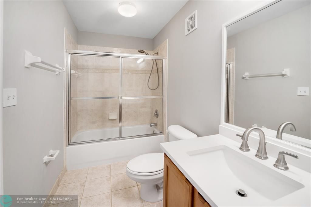 For Rent: $2,800 (3 beds, 2 baths, 1446 Square Feet)