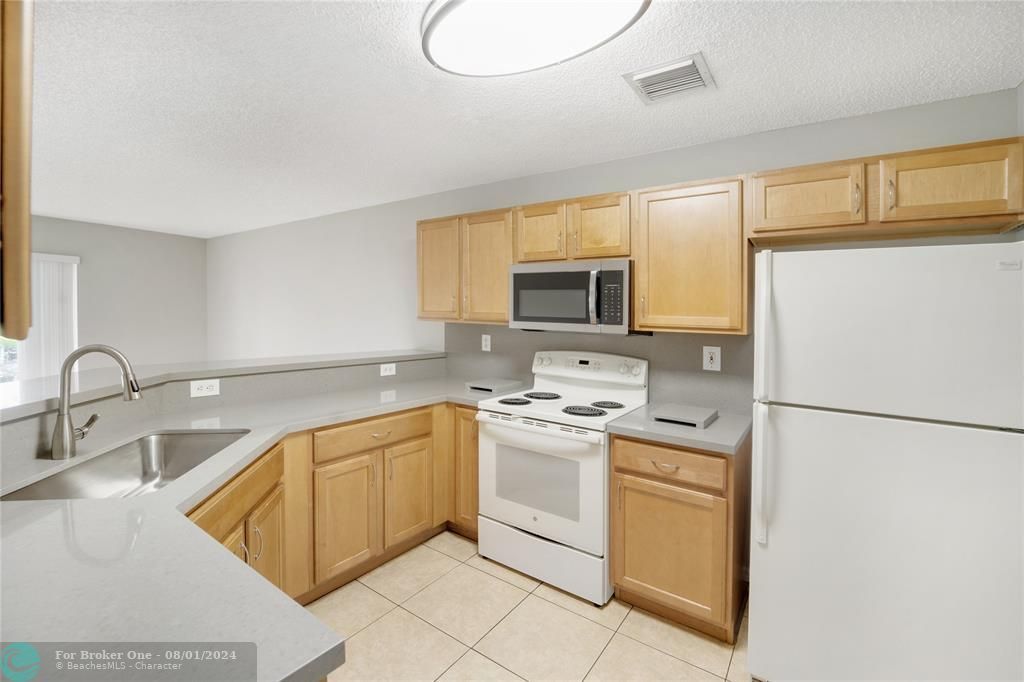 For Rent: $2,800 (3 beds, 2 baths, 1446 Square Feet)