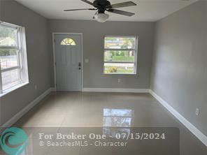 For Sale: $2,400 (2 beds, 1 baths, 855 Square Feet)