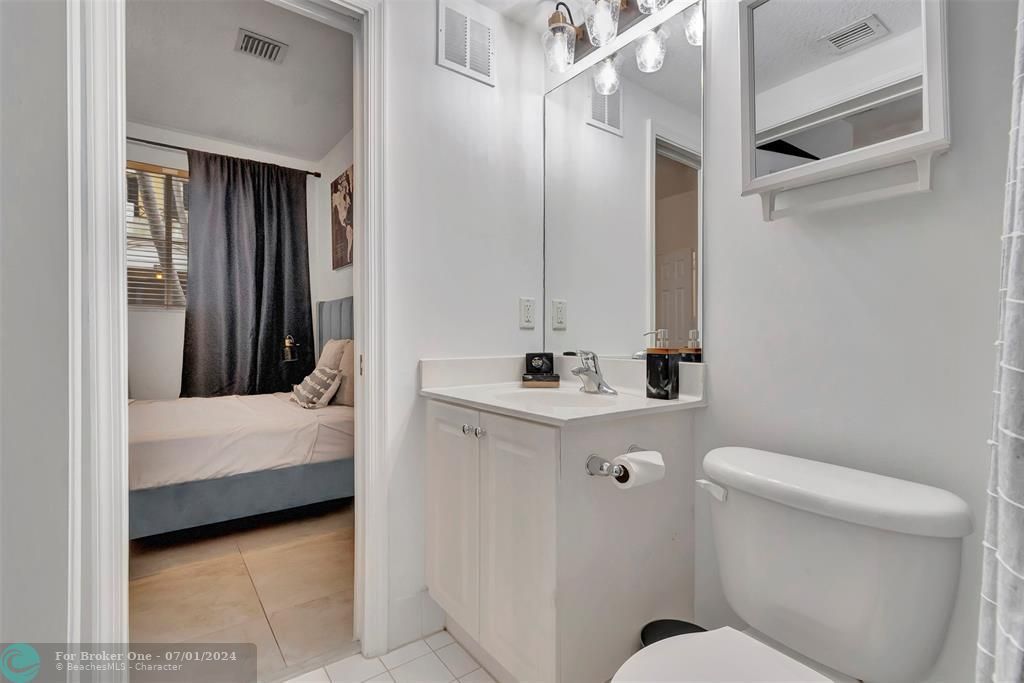 В аренду: $3,800 (3 спален, 3 ванн, 2247 Квадратных фут)