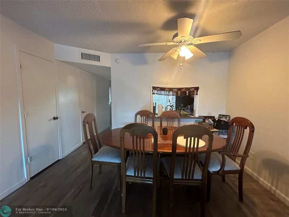 For Rent: $2,400 (2 beds, 1 baths, 1150 Square Feet)