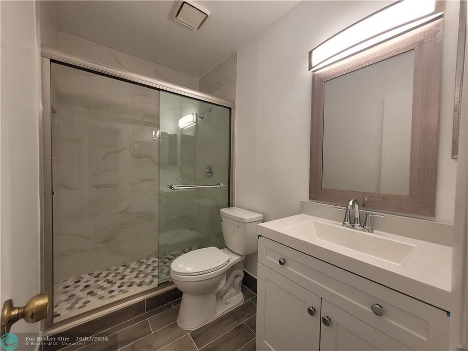 Active With Contract: $2,400 (2 beds, 2 baths, 1280 Square Feet)