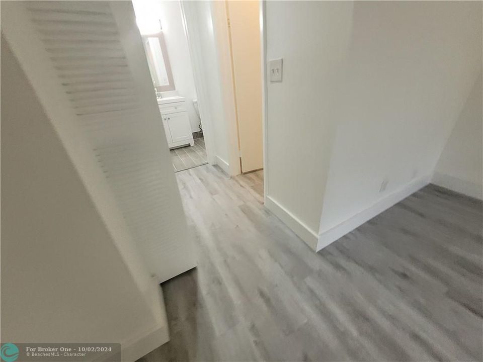 Active With Contract: $2,400 (2 beds, 2 baths, 1280 Square Feet)