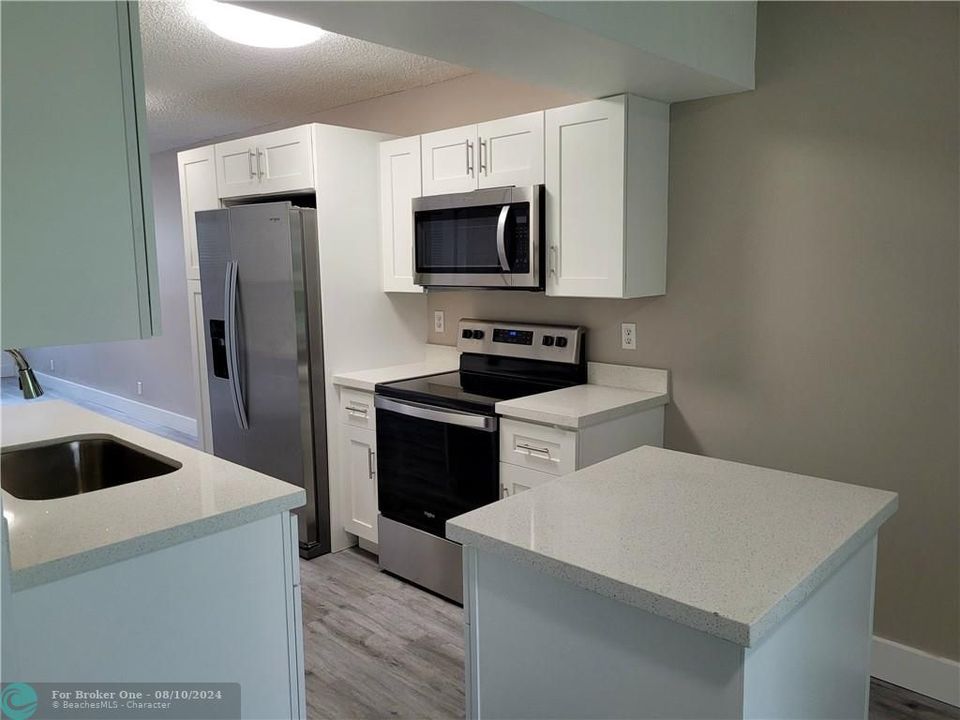 For Rent: $2,400 (2 beds, 2 baths, 1280 Square Feet)