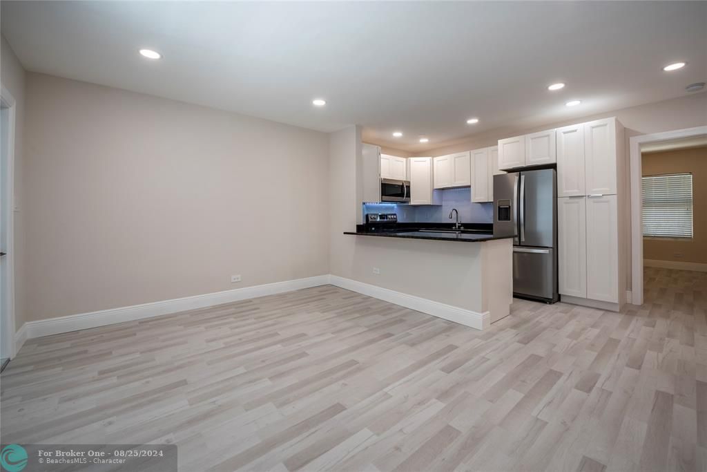 For Rent: $2,145 (1 beds, 1 baths, 600 Square Feet)