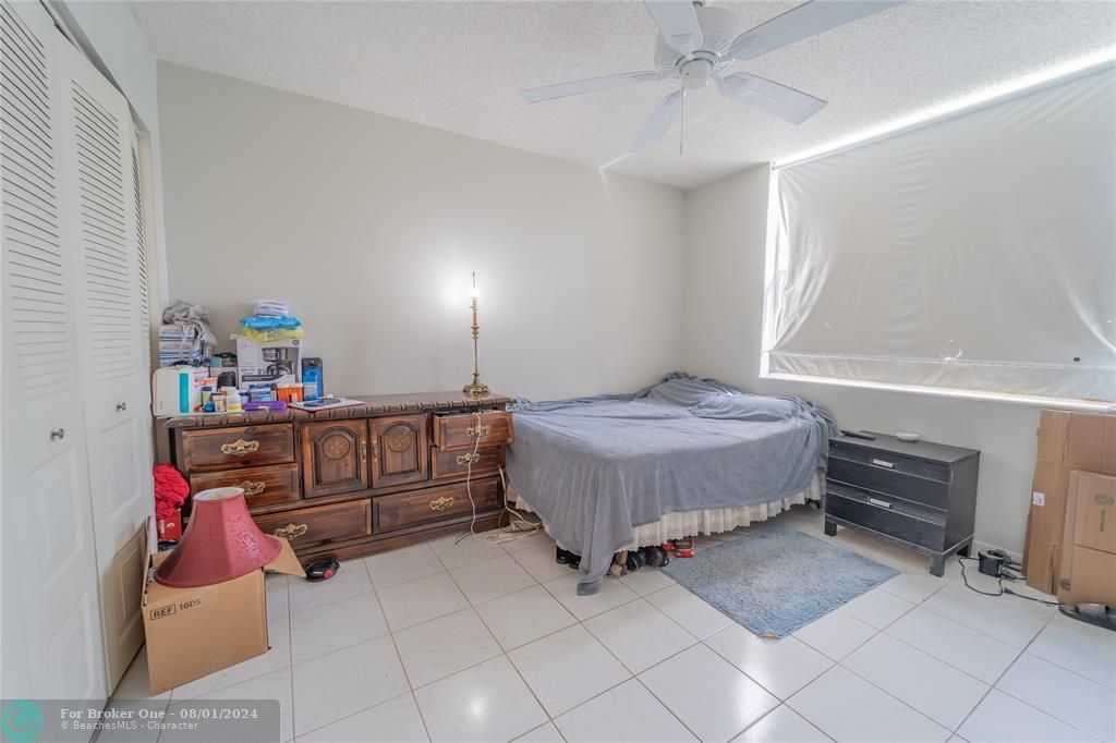 For Sale: $175,000 (2 beds, 2 baths, 1000 Square Feet)