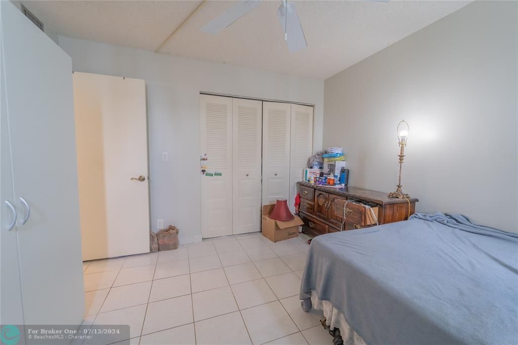For Sale: $195,000 (2 beds, 2 baths, 1000 Square Feet)