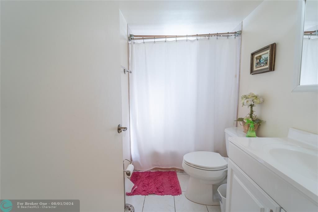 For Sale: $195,000 (2 beds, 2 baths, 1000 Square Feet)