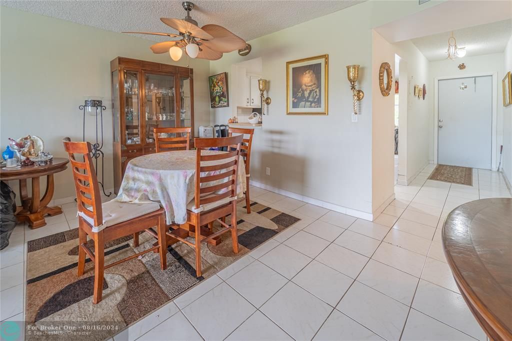 For Sale: $175,000 (2 beds, 2 baths, 1000 Square Feet)