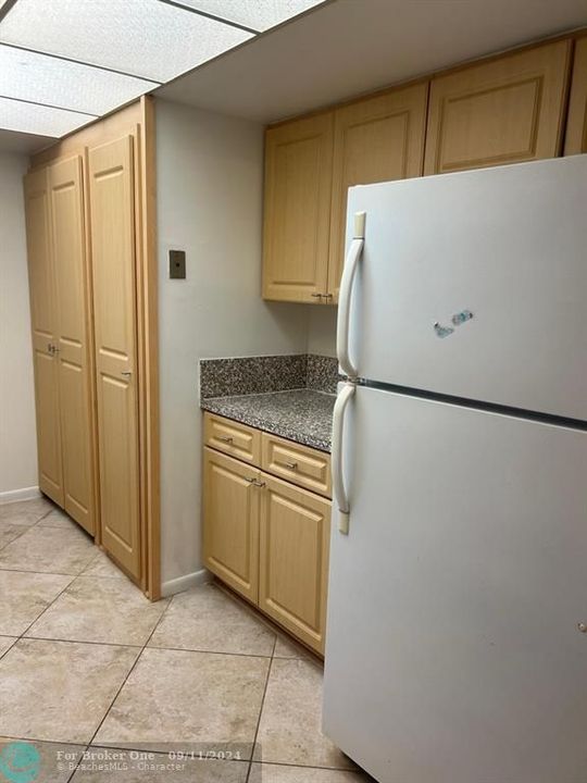 Recently Rented: $1,800 (1 beds, 1 baths, 708 Square Feet)