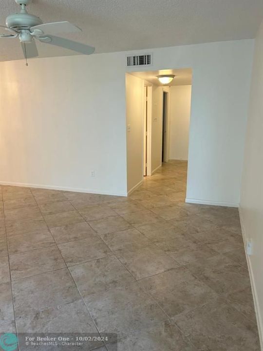 Recently Rented: $1,800 (1 beds, 1 baths, 708 Square Feet)