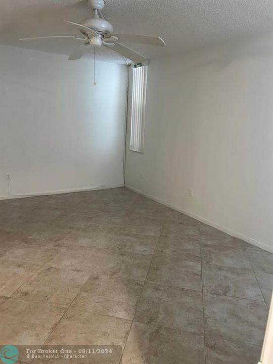 Recently Rented: $1,800 (1 beds, 1 baths, 708 Square Feet)