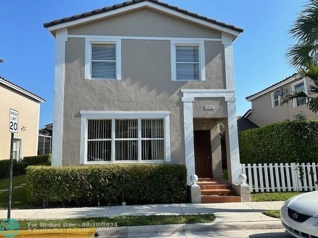 For Rent: $3,200 (3 beds, 2 baths, 1634 Square Feet)