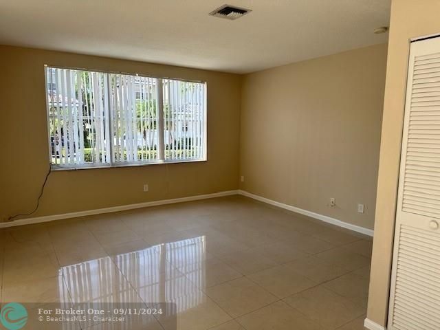 For Rent: $3,200 (3 beds, 2 baths, 1634 Square Feet)