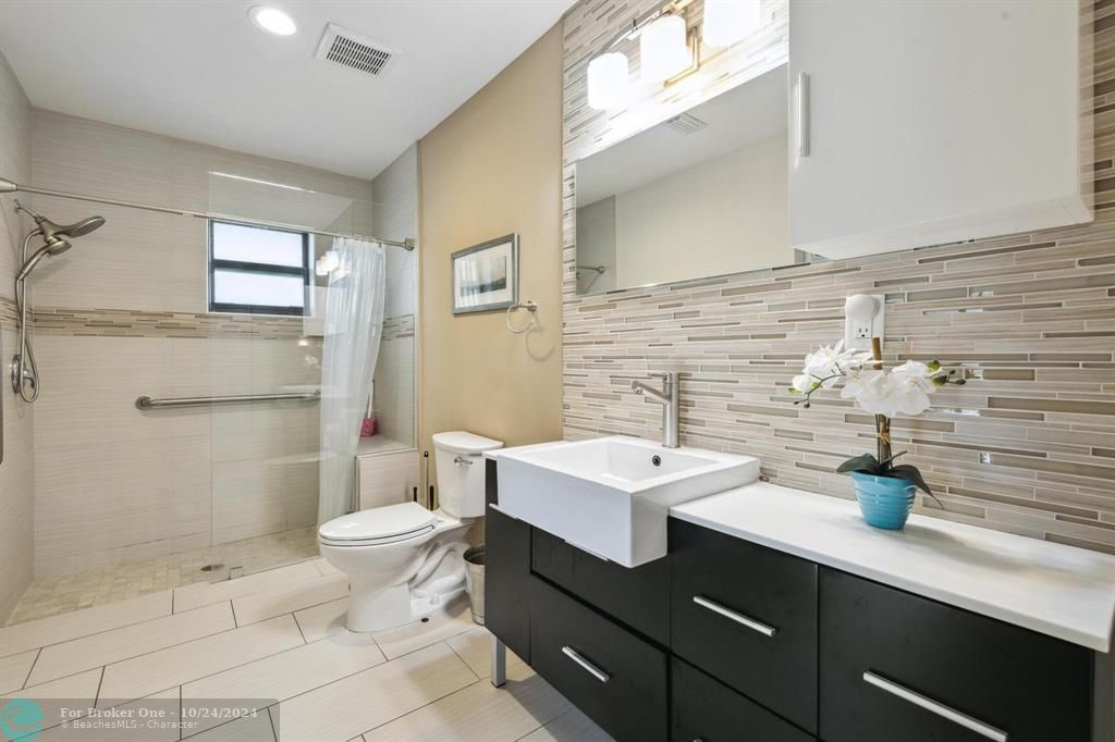 For Sale: $409,000 (2 beds, 2 baths, 1175 Square Feet)